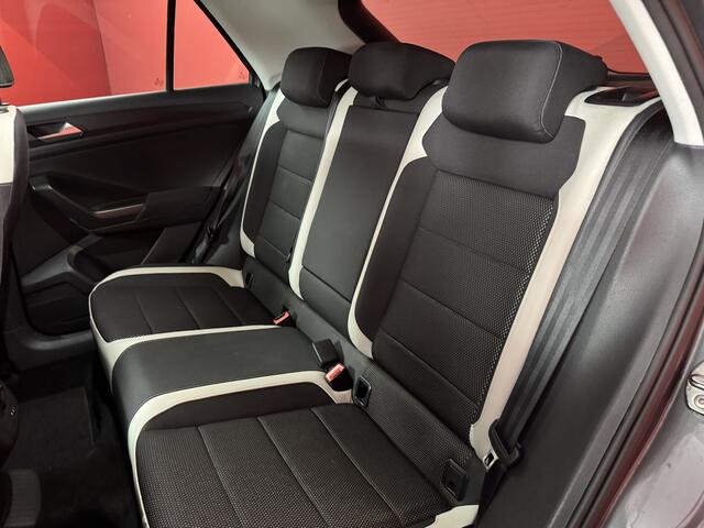 Volkswagen T-Roc 1.5 TSI Sport | Virtual Cockpit | Xenon | Stoelverwarming