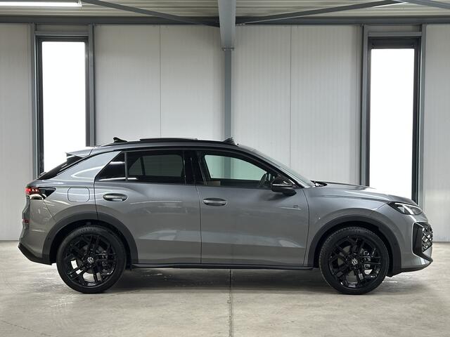 Volkswagen T-Roc 1.5 eTsi R-Line First Edition | H&K | Trekhaak | Pano | Black-style | Licht-pakket (IQ.Light)