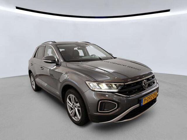 Volkswagen T-Roc 1.0 TSI 110pk Life 75 Edition / Trekhaak / Virtual Cockpit / Navigatie / Camera / 17"