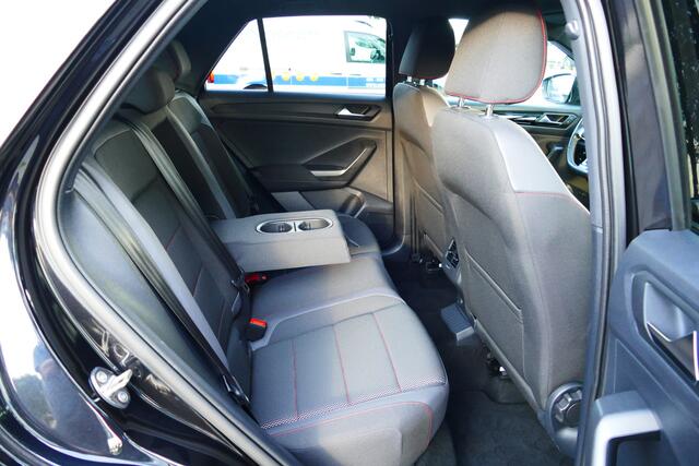 Volkswagen T-Roc 1.5 TSI Style Business. Adap Cruise, Elk Klep, Camera, Navi, 18"LMV, Full Led, Haak 1500kg