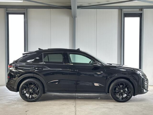 Volkswagen T-Roc 1.5 eTsi R-Line First Edition | H&K | Trekhaak | Pano | Black-style | Licht-pakket (IQ.Light)