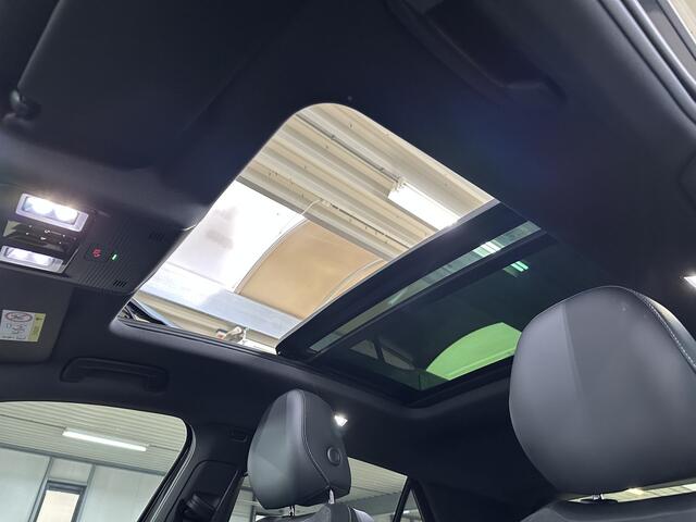 Volkswagen T-Roc 1.5 eTsi R-Line First Edition | H&K | Trekhaak | Pano | Black-style | Licht-pakket (IQ.Light)