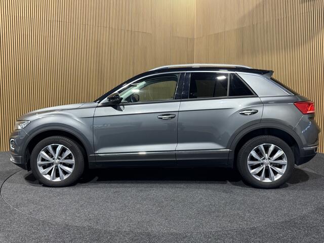 Volkswagen T-Roc 1.5 TSI Sport | Trekhaak | Camera | CarPlay | Stoelverwarming |