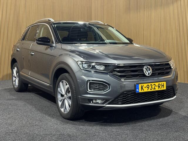 Volkswagen T-Roc 1.5 TSI Sport | Trekhaak | Camera | CarPlay | Stoelverwarming |