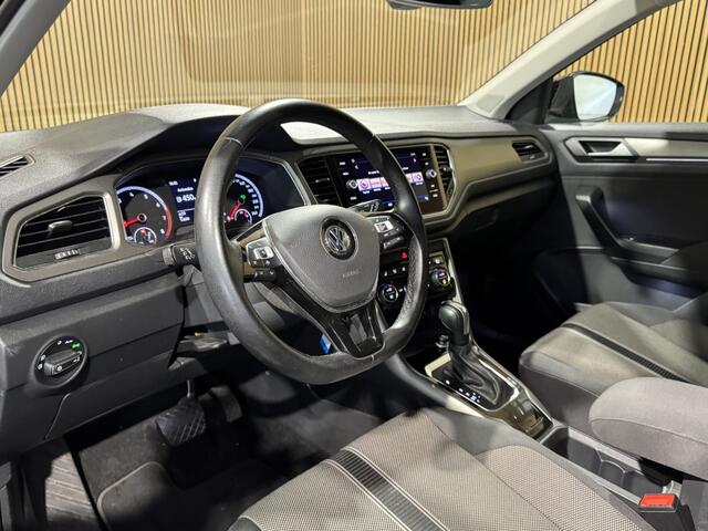 Volkswagen T-Roc 1.5 TSI Sport | Trekhaak | Camera | CarPlay | Stoelverwarming |