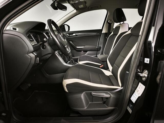 Volkswagen T-Roc 1.5 TSI Sport | Trekhaak | Navigatie |