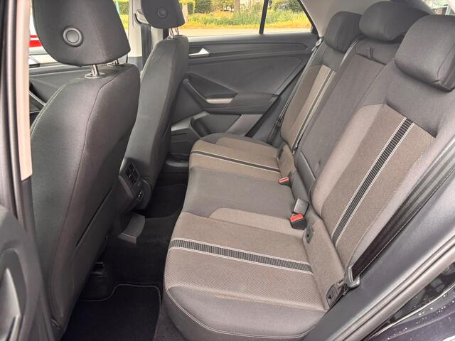 Volkswagen T-Roc 1.5 TSI Sport,Navi,Camera,Trekhaak,1 jaar Bovag garantie