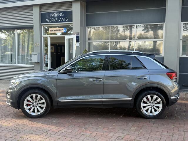 Volkswagen T-Roc 1.5 TSI Sport Business R Automaat,navi,Trekhaak,Stoelverwarming,18Inch Bj 2019 Hoge Zit 150 pk