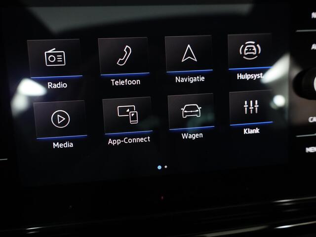 Volkswagen T-Roc 1.5 TSI R-Line Edition 150PK DSG | Panorama dak | Camera | Apple carplay | PDC|