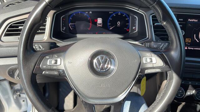 Volkswagen T-Roc 1.0 TSI Style TREKHAAK / CAMERA / VIRTUAL / STOELVERW / CARPLAY / NAVI / CLIMA / PDC / BLUETOOTH / ACC / NL-AUTO