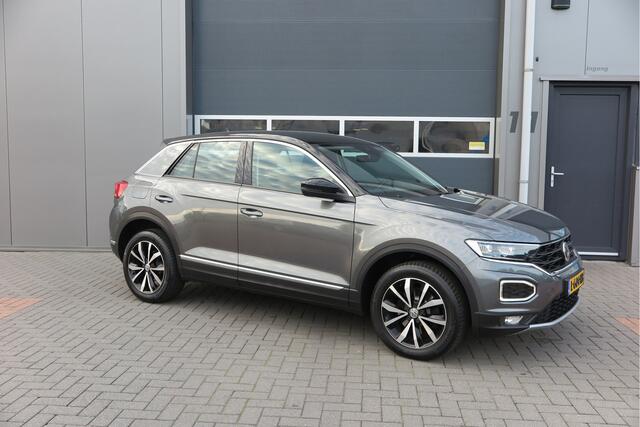 Volkswagen T-Roc 1.0 TSI 85kw 116pk Style Led, Virtual Cockpit, LMV, Camera , Trekhaak afneembaar, DAB+ ,Navigatie via Carplay, PDC etc.