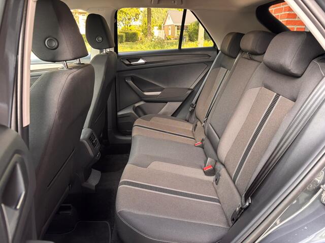 Volkswagen T-Roc 1.5 TSI Sport,Trekhaak,1 jaar bovag garantie