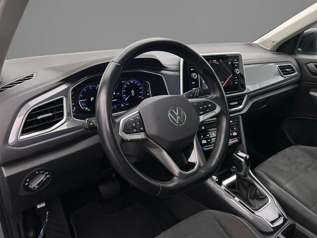 Volkswagen T-Roc 1.5 TSI Style 150pk DSG Automaat, Trekhaak, Panoramadak, Adaptive cruise control, Stoelverwarming, Elektrische achterklep, Navigatie, Achteruitrijcamera, Parkeersensoren
