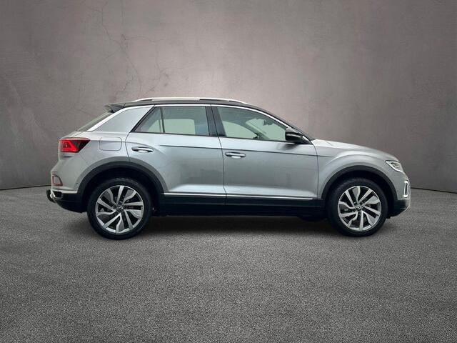 Volkswagen T-Roc 1.5 TSI Style 150pk DSG Automaat, Trekhaak, Panoramadak, Adaptive cruise control, Stoelverwarming, Elektrische achterklep, Navigatie, Achteruitrijcamera, Parkeersensoren