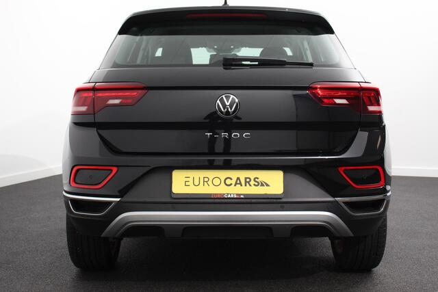 Volkswagen T-Roc 1.5 TSI DSG Style Navigatie Wireless App connect Adaptive Cruise Control Park Assist Camera Parkeersensoren IQ Drive pakket Stoel- en stuurwielverwarming Virtual cockpit Elektrische achterklep Full LED koplampen