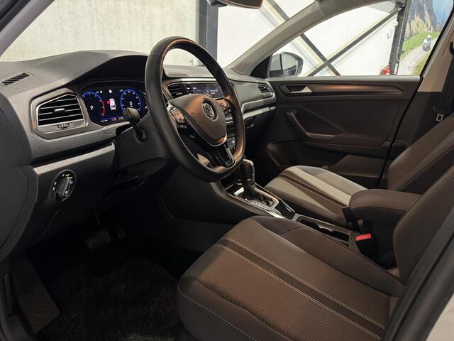 Volkswagen T-Roc 1.5 TSI Style | virtual-dash | navi | camera | trekhaak | carplay |