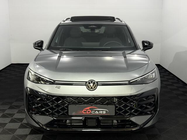 Volkswagen T-Roc 1.5 eTsi R-Line First Edition Nieuwe model!, Panoramadak, Camera, Iq lights, Navi, Half leder, Stoel/Stuurverwarming, Cruise control adaptief, Sfeerverlichting, Elektrische achterklep, Keyless start, 2 jaar garantie .