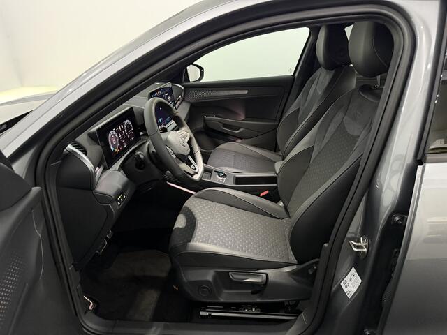Volkswagen T-Roc 1.5 eTsi R-Line First Edition Nieuwe model!, Panoramadak, Camera, Iq lights, Navi, Half leder, Stoel/Stuurverwarming, Cruise control adaptief, Sfeerverlichting, Elektrische achterklep, Keyless start, 2 jaar garantie .