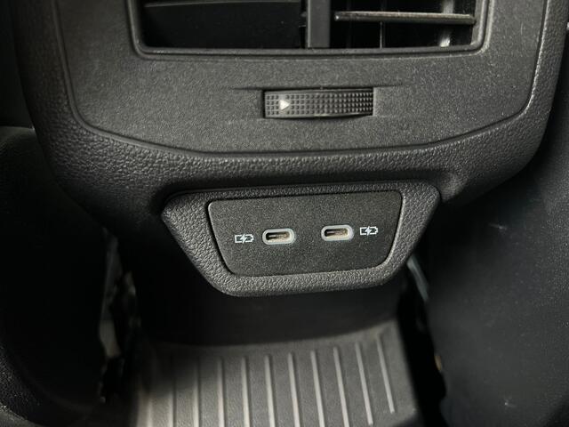 Volkswagen T-Roc 1.5TSI 150pk DSG R-Line Black Style | ACC | Camera | IQ LED