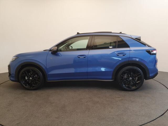 Volkswagen T-Roc 1.5 eTSI 150pk DSG/AUT R-Line Wegklapbare trekhaak, Panoramadak, IQ.Light