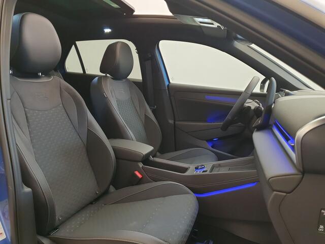 Volkswagen T-Roc 1.5 eTSI 150pk DSG/AUT R-Line Wegklapbare trekhaak, Panoramadak, IQ.Light