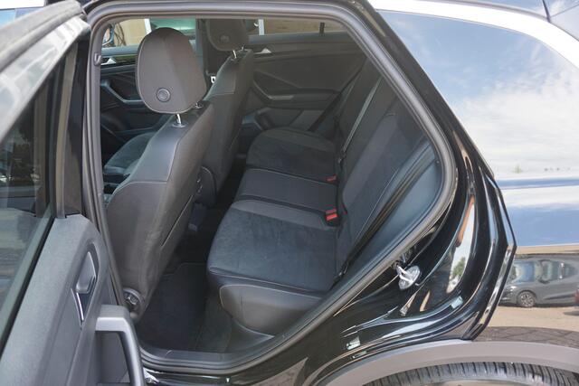 Volkswagen T-Roc 1.5 TSI R-Line Edition Trekhaak | ACC | Camera *All in prijs*