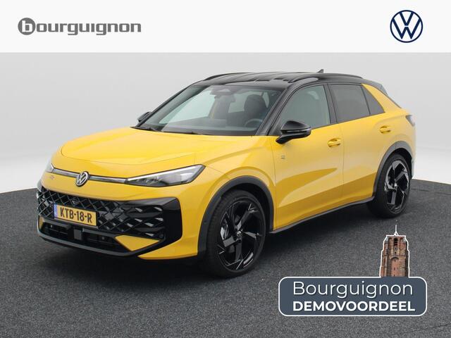 Volkswagen T-Roc R-Line First Edition 1.5 eTSI 150 PK | Trekhaak | Elektrische Achterklep | 360 Camera | Head-Up Display | Stoel- & Stuurverwarming |