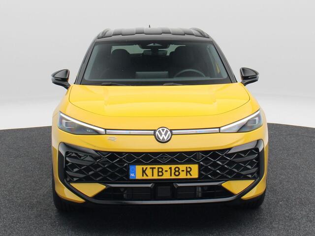 Volkswagen T-Roc R-Line First Edition 1.5 eTSI 150 PK | Trekhaak | Elektrische Achterklep | 360 Camera | Head-Up Display | Stoel- & Stuurverwarming |