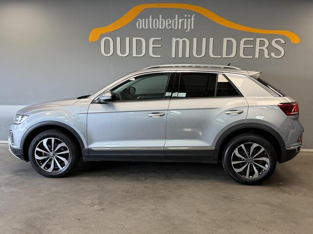 Volkswagen T-Roc 1.5 TSI Style | Adaptive cruise | IQ light | Massage | Digidash | Achteruitrijcamera | Clima | Stoelverwarming |