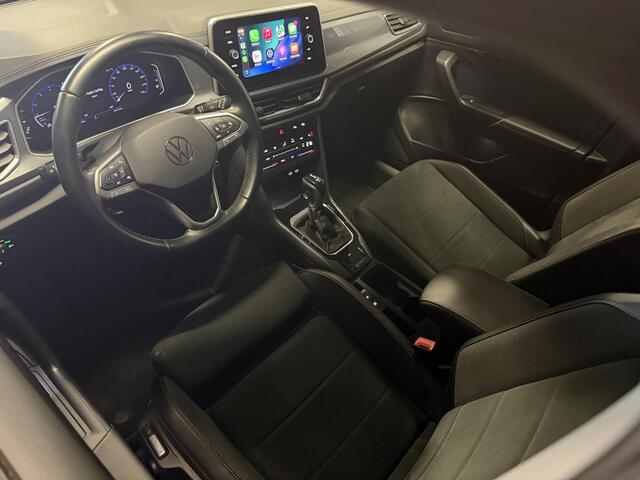 Volkswagen T-Roc 1.5 TSI Style | Adaptive cruise | IQ light | Massage | Digidash | Achteruitrijcamera | Clima | Stoelverwarming |