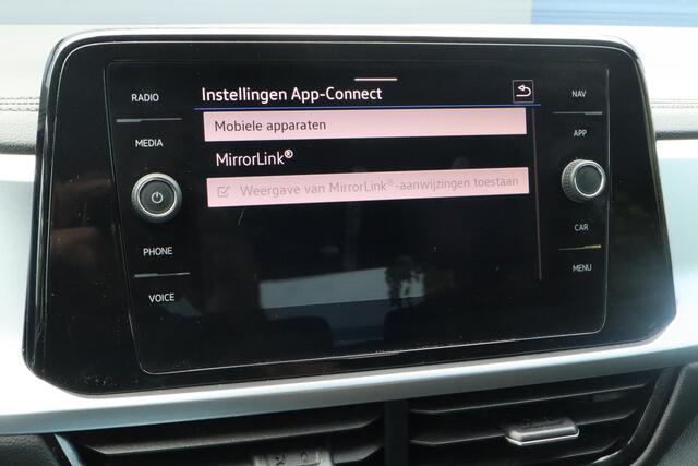 Volkswagen T-Roc 1.0 TSI Life | NL auto | Cruise control adaptief | Apple Carplay/Android Auto | Parkeer assistent