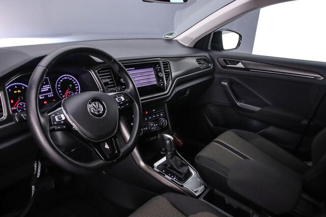 Volkswagen T-Roc Style 1.5 TSI 150pk DSG Automaat Adaptive cruise control, Navigatie, Achteruitrijcamera, LED koplampen, Stoelverwarming, Parkeersensoren