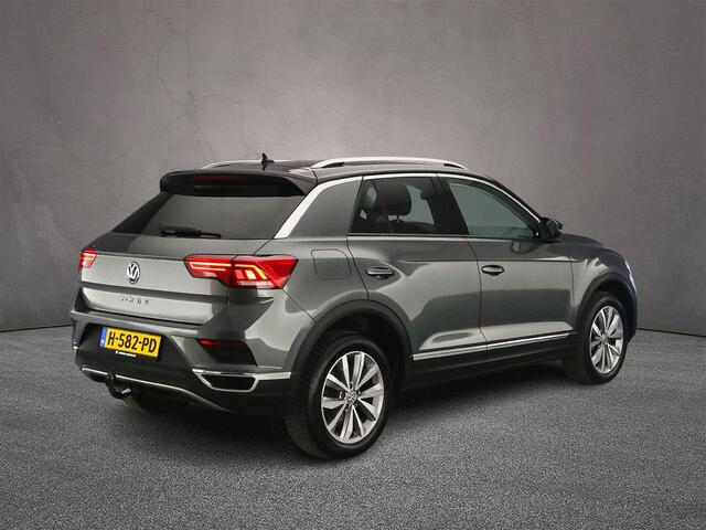 Volkswagen T-Roc Style 1.5 TSI 150pk DSG Automaat Adaptive cruise control, Navigatie, Achteruitrijcamera, LED koplampen, Stoelverwarming, Parkeersensoren