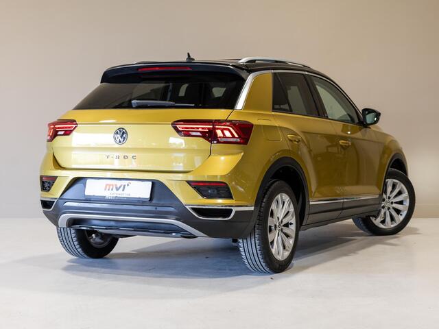 Volkswagen T-Roc 1.5 TSI Sport / 150pk / Panorama dak / Trekhaak / Achteruitrij camera /