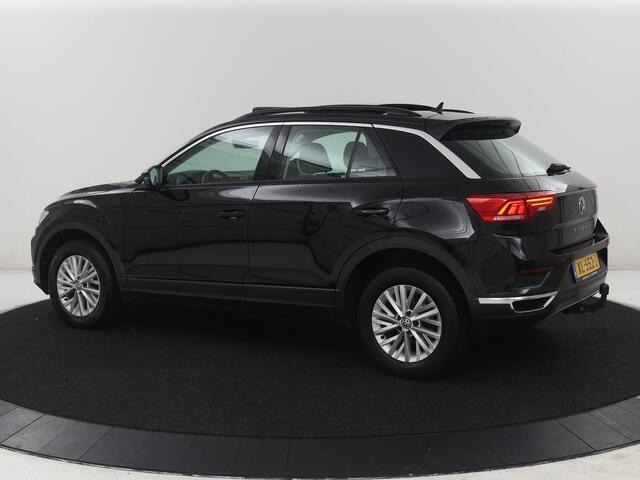 Volkswagen T-Roc 1.5 TSI Style | Panoramadak | Adaptive cruise | Carplay | Navigatie | Carplay | Park assist | Airco | Trekhaak | 16" velgen
