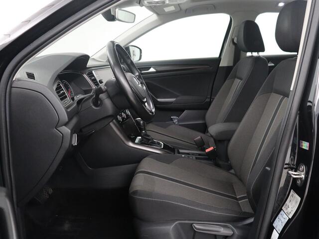 Volkswagen T-Roc 1.5 TSI Style | Panoramadak | Adaptive cruise | Carplay | Navigatie | Carplay | Park assist | Airco | Trekhaak | 16" velgen