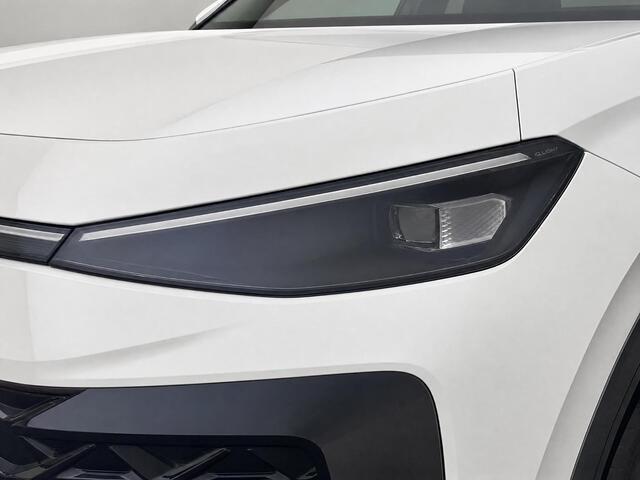 Volkswagen T-Roc 1.5 eTsi 150pk DSG R-Line First Edition · Camera · Apple/Android Car Play · Navigatie · Wegklapbare Trekhaak · Elek. Achterklep · 18'' Inch ·