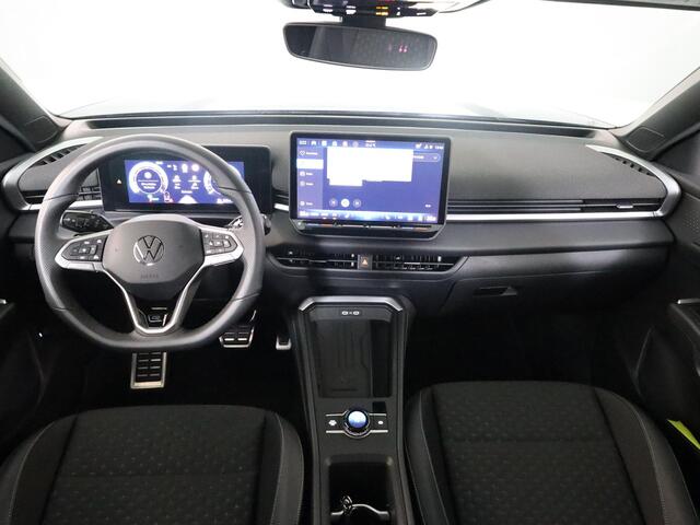 Volkswagen T-Roc 1.5 eTsi R-Line 150 pk Automaat (DSG) | Navigatie | Parkeersensoren (Park assist) | Achteruitrijcamera | Matrix LED koplampen | Keyless | R-Line |