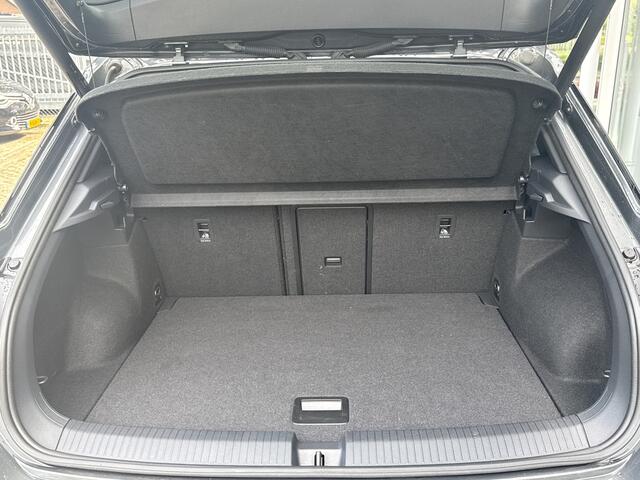 Volkswagen T-Roc 1.5 TSI R-Line DSG Black Style - Camera | Stoelverw. | Carplay | IQ.Light | Elektr. klep