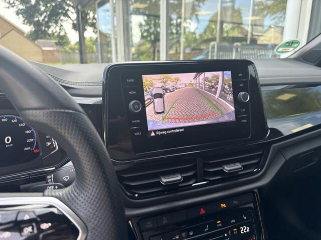 Volkswagen T-Roc 1.5 TSI R-Line DSG Black Style - Camera | Stoelverw. | Carplay | IQ.Light | Elektr. klep