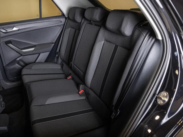 Volkswagen T-Roc 1.5 TSI Style 150pk / Stoelverwarming / Achteruitrijcamera / Stuurwielverwarming / Apple carplay /