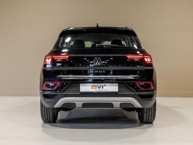 Volkswagen T-Roc 1.5 TSI Style 150pk / Stoelverwarming / Achteruitrijcamera / Stuurwielverwarming / Apple carplay /