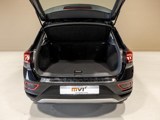 Volkswagen T-Roc 1.5 TSI Style 150pk / Stoelverwarming / Achteruitrijcamera / Stuurwielverwarming / Apple carplay /