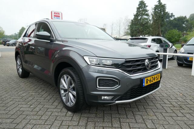 Volkswagen T-Roc 1.5 TSI SPORT BUSINESS AUTOMAAT 150 PK NAVI/TREKHAAK/CAMERA