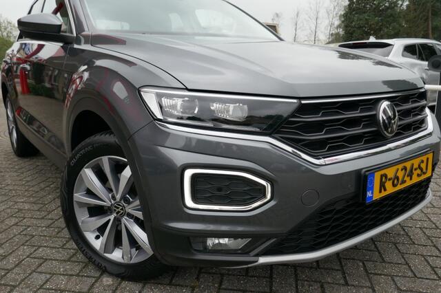 Volkswagen T-Roc 1.5 TSI SPORT BUSINESS AUTOMAAT 150 PK NAVI/TREKHAAK/CAMERA