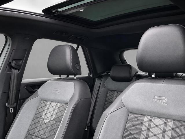 Volkswagen T-Roc 1.5eTsi/150PK DSG R-Line Black Style · Panoramadak · Camera + Parkeersensoren · Apple/Android Car Play · Garantie t/m 18-06-2027