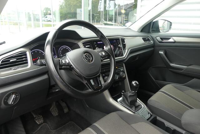 Volkswagen T-Roc 1.0 TSI Style TREKHAAK, ADAPT. CRUISE, CLIMA, NAVI, PDC V&A, APPLE CARPLAY/ANDROID AUTO, 123.953KM
