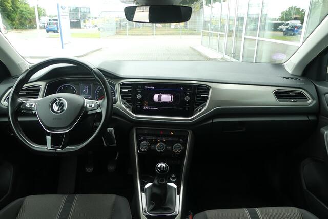 Volkswagen T-Roc 1.0 TSI Style TREKHAAK, ADAPT. CRUISE, CLIMA, NAVI, PDC V&A, APPLE CARPLAY/ANDROID AUTO, 123.953KM