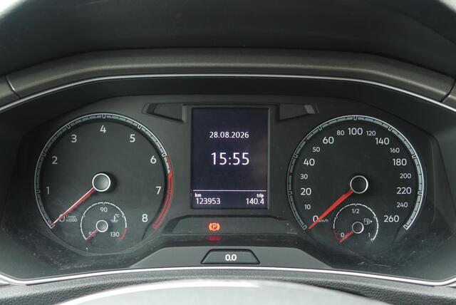 Volkswagen T-Roc 1.0 TSI Style TREKHAAK, ADAPT. CRUISE, CLIMA, NAVI, PDC V&A, APPLE CARPLAY/ANDROID AUTO, 123.953KM