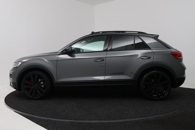 Volkswagen T-Roc 2.0 TSI 4Motion Sport (PANORAMADAK, STOEL/STUUR VERWARMING, TREKHAAK, PARKEERSENSOREN)